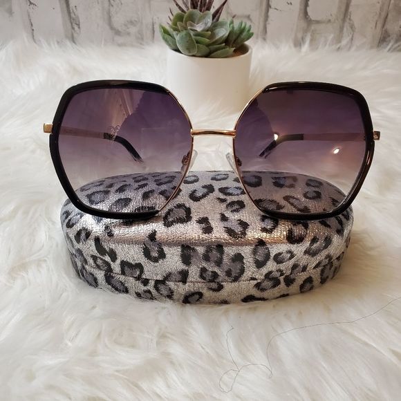 Nanette Lepore Accessories - Nanette Lepore Black and Gold Oversized Sunglasses